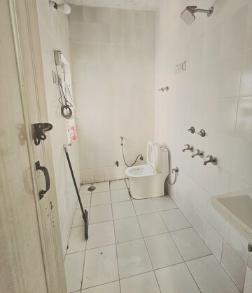Bathroom in 1.5 BHK Apartment at Uma Cooperative Society, Mayur Vihar 1 – for Rent