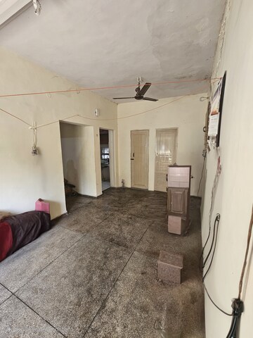 Bedroom in 1.5 BHK Apartment at Uma Cooperative Society, Mayur Vihar 1 – for Rent
