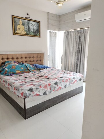 Bedroom in 3 BHK Apartment at Unique Poonam Estate Cluster 3, Mira Road – for Rent