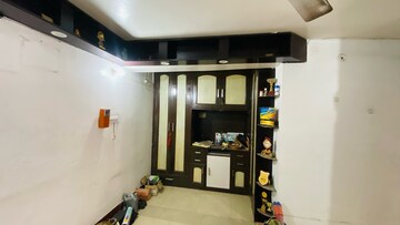 Room in 4 BHK Independent House at Rajajipuram – for Sale