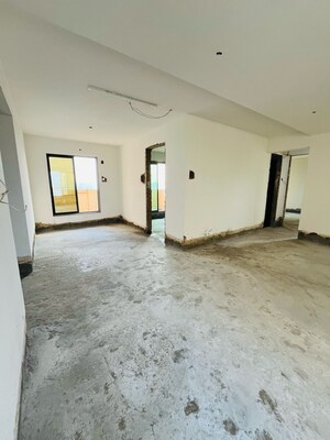 Master Bedroom in 3.5 BHK Apartment at Blue Mountains, Malad East – for Sale