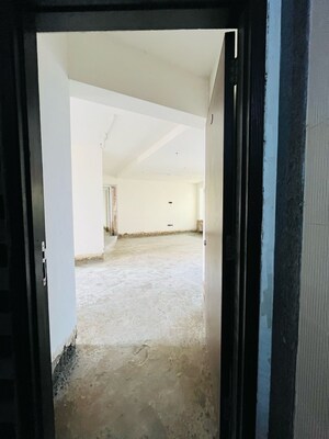 Master Bedroom in 3.5 BHK Apartment at Blue Mountains, Malad East – for Sale