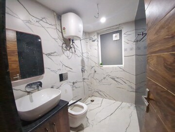 Bathroom in 3 BHK Builder Floor at Ardee Mall, Sector 52 – for Rent