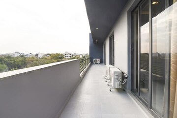 4 BHK Apartment For Rent in Emaar MGF Emerald Hills, Sector 65