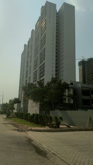 Living Room in 3 BHK Apartment at Godrej Woods, Sector 43 – for Rent