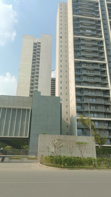 Living Room in 3 BHK Apartment at Godrej Woods, Sector 43 – for Rent