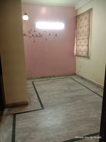 Master Bedroom in 1 BHK Builder Floor at Satyam Plaza, Sector 15 – for Rent