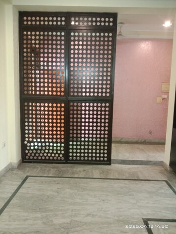 Master Bedroom in 1 BHK Builder Floor at Satyam Plaza, Sector 15 – for Rent