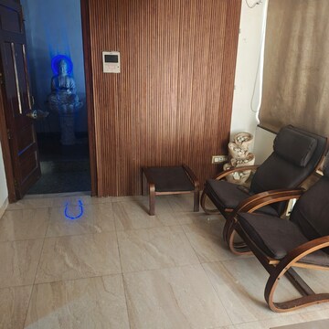 Master Bedroom in 3 BHK Builder Floor at South Extension I – for Rent