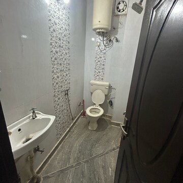 Bathroom in 1 BHK Builder Floor at Masjid Moth – for Rent