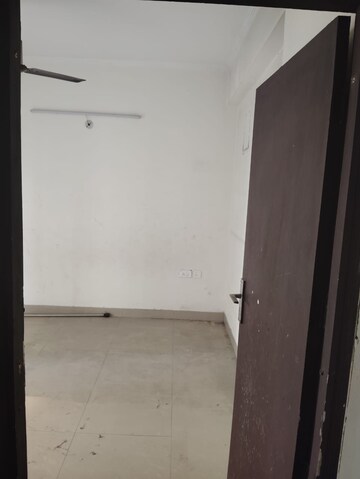 Bathroom in 2 BHK Apartment at Gardenia Gateway, Sector 75 – for Rent