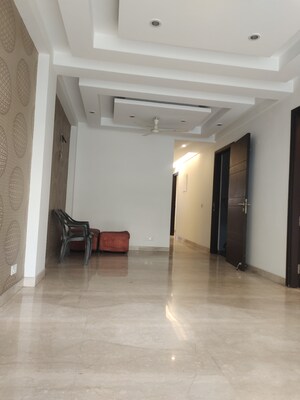 Furnished Amenities in 3 BHK Builder Floor at Chittaranjan Park – for Sale