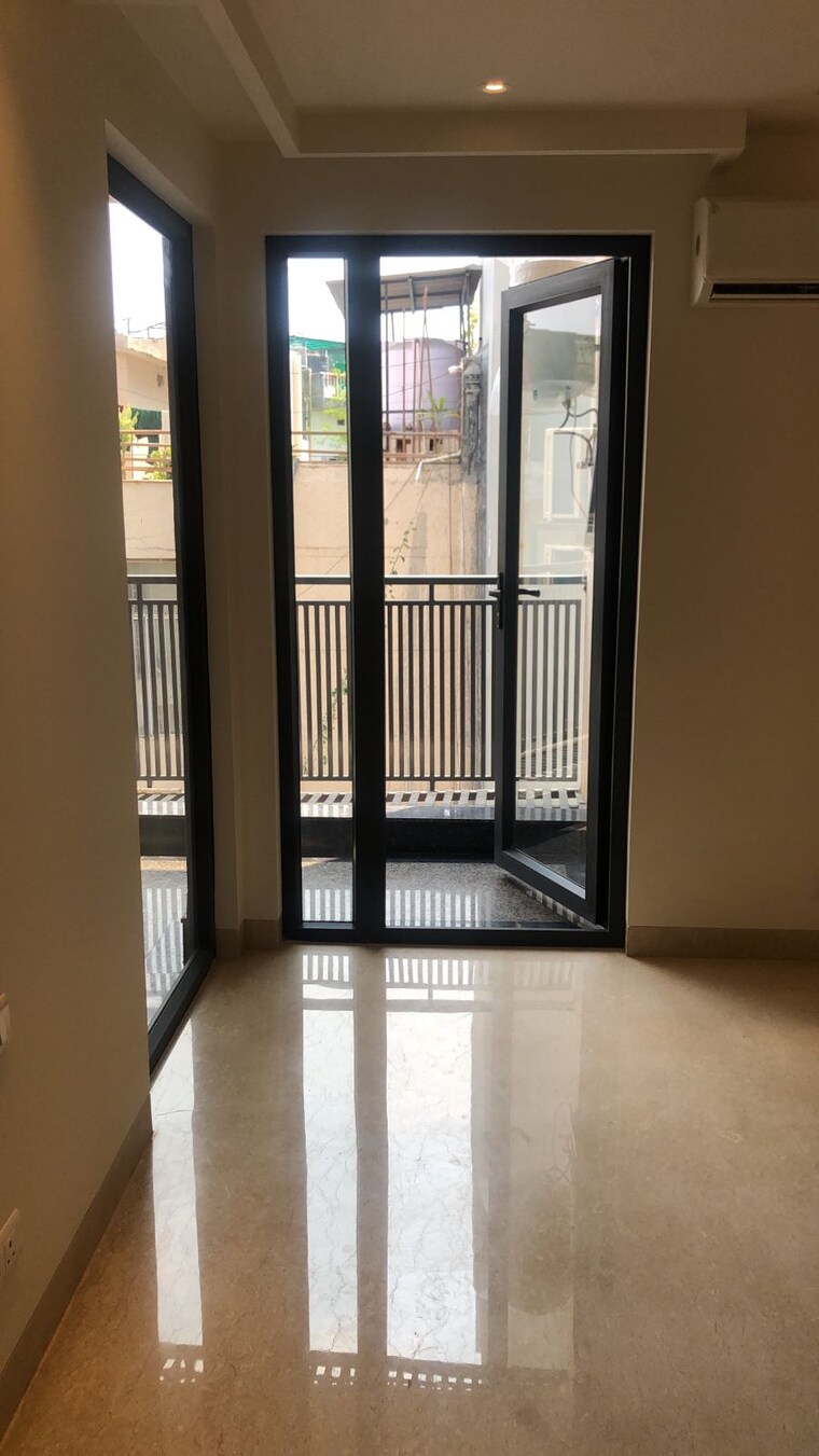 undefined, sarvapriya vihar 3 Bedroom 2200 Sq.Ft. Builder Floor In Sarvapriya Vihar Delhi 8479761