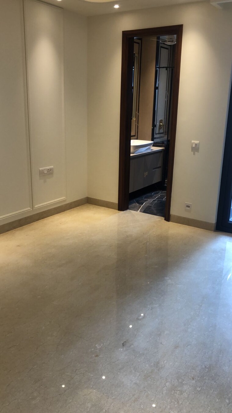 Master Bedroom, sarvapriya vihar 3 Bedroom 2200 Sq.Ft. Builder Floor In Sarvapriya Vihar Delhi 8479761