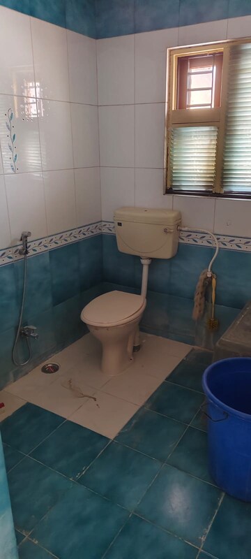 Bathroom in 1 BHK Independent House at Gomti Nagar – for Rent