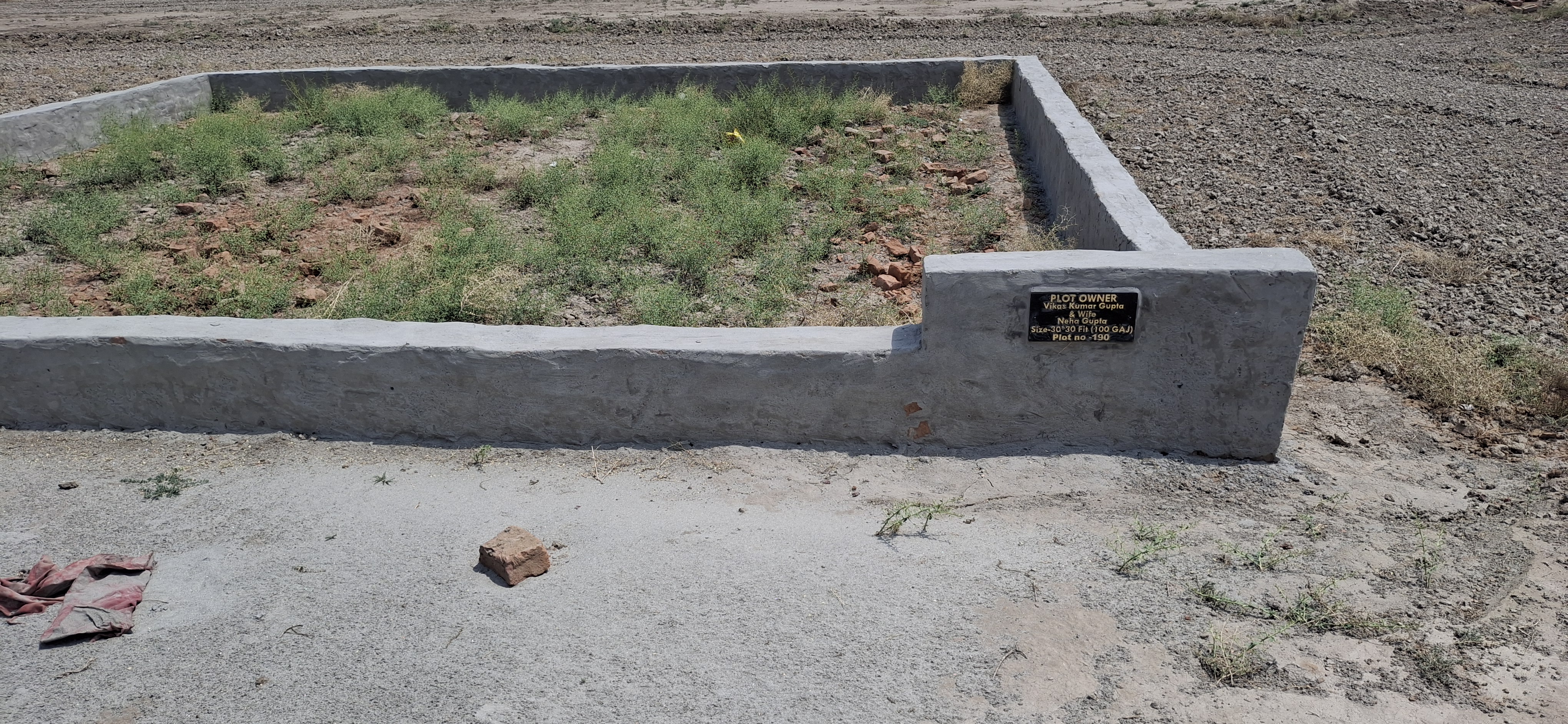 Plot For Sale in Mk Propty 