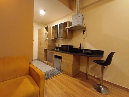 Rental Studio 580 Apartment in Gaur City Mall, Sector