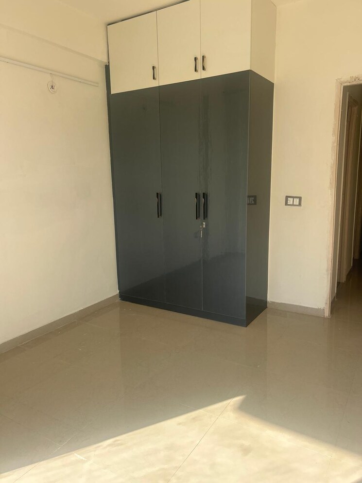 Master Bedroom, rof-aalayas-phase-2 3 Bedroom 645 Sq.Ft. Apartment In Sector 102 Gurgaon 8479865