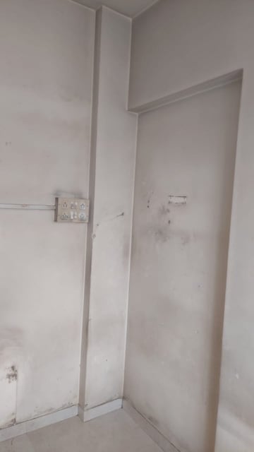 Floor Plan in 1 BHK Apartment at Vakola – for Rent