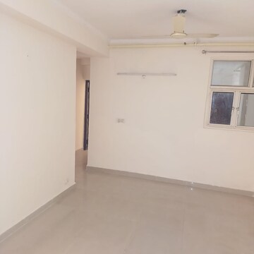 Room in 2 BHK Apartment at Amrapali Golf Homes, Haibatpur – for Rent