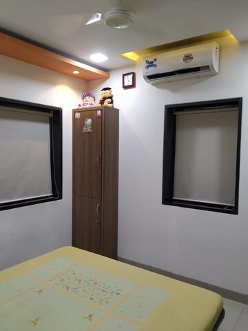 Master Bedroom in 3 BHK Apartment at Akal CHS, Andheri East – for Rent