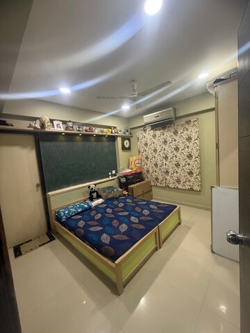 Bedroom in 3 BHK Apartment at Satellite – for Rent