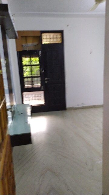 Room in 3 BHK Apartment at Janyug Apartment, Rohini Sector 14 – for Sale