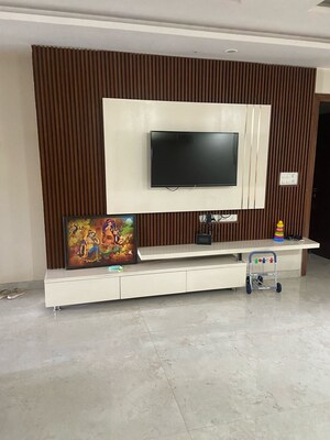 Room in 4 BHK Builder Floor at Sector 75 – for Sale