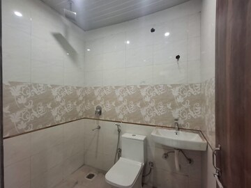 Bathroom in 1 RK Builder Floor at Sector 45 – for Rent