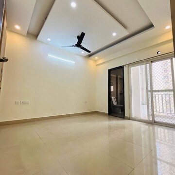 Room in 2 BHK Apartment at Prateek Laurel, Sector 120 – for Rent
