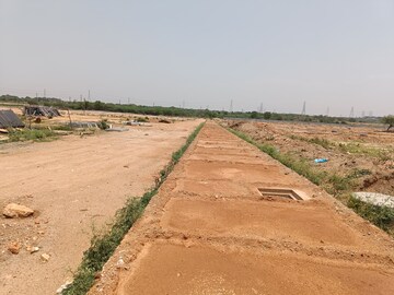  Plot For Sale in Manneguda