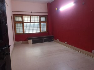 Master Bedroom in 3 BHK Apartment at Varun Enclave, Sector 28 – for Sale