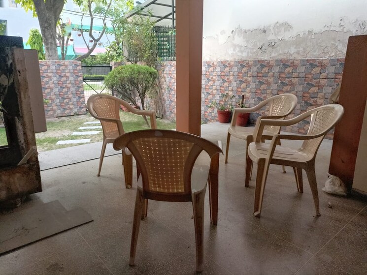 Swimming Pool, varun-enclave 3 Bedroom 1500 Sq.Ft. Apartment In Sector 28 Noida 8480175