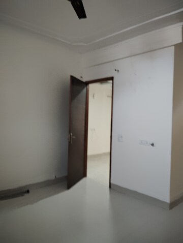 Master Bedroom in 1 BHK Builder Floor at Jai Heights-52, Sector 52 – for Rent