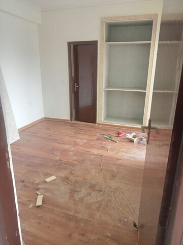 Room in 2.5 BHK Apartment at Amrapali O2 Valley, Tech Zone 4 Greater Noida – for Rent