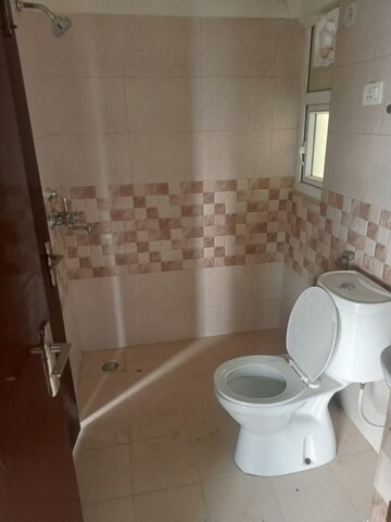 Attached Bathroom in 2.5 BHK Apartment at Amrapali O2 Valley, Tech Zone 4 Greater Noida – for Rent