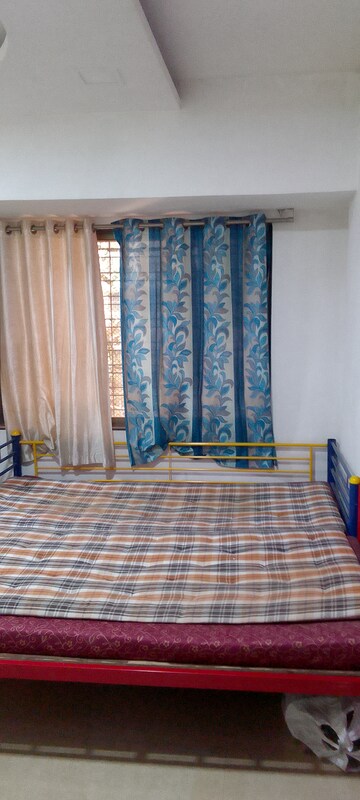 Room in 2 BHK Apartment at Paranjape Schemes Royal Court, Andheri East – for Rent