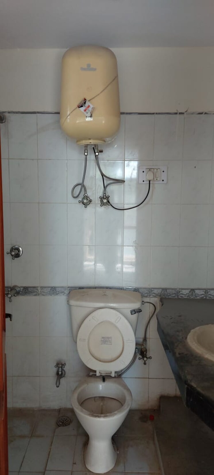Attached Bathroom, ardee-city 2 Bedroom 1040 Sq.Ft. Builder Floor In Sector 52 Gurgaon 8480272