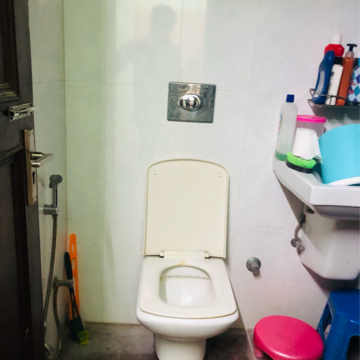 Attached Bathroom in 1.5 BHK Villa at Sector 23 – for Rent