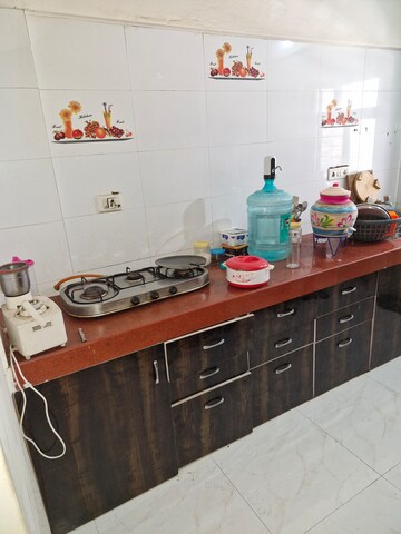 Room in 2 BHK Apartment at Vanashree Apartment, Hadapsar – for Rent