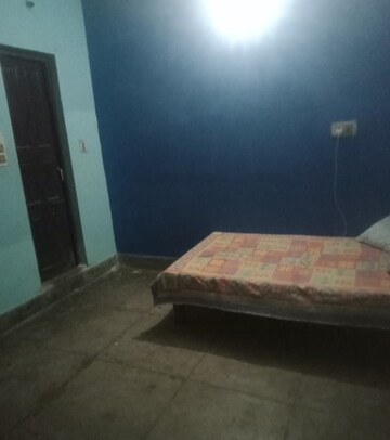 Room in 1 BHK Independent House at Aliganj – for Rent