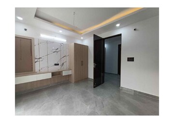 2 BHK Builder Floor For Sale in Sector 135