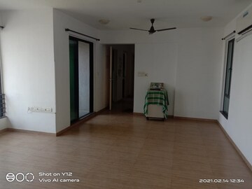 Room in 3 BHK Apartment at Mahindra Splendour, Bhandup West – for Rent