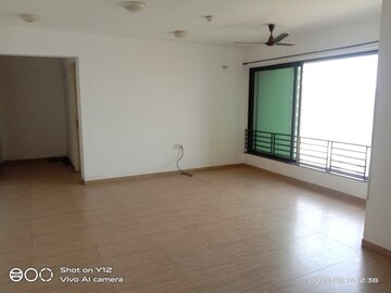 Room in 3 BHK Apartment at Mahindra Splendour, Bhandup West – for Rent