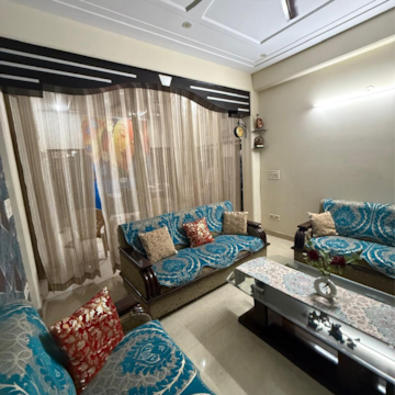 Bedroom in 3.5 BHK Villa at Sector 21 – for Rent
