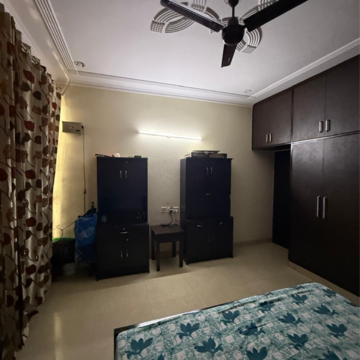 Bedroom in 3.5 BHK Villa at Sector 21 – for Rent