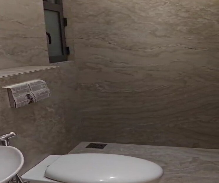 Bathroom, dadar west 1.5 Bedroom 451 Sq.Ft. Apartment In Dadar West Mumbai 8480412