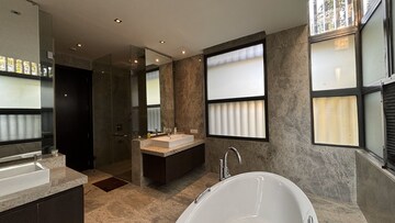 Attached Bathroom in 5 BHK Villa at Prestige Golfshire, Nandi Hills – for Rent