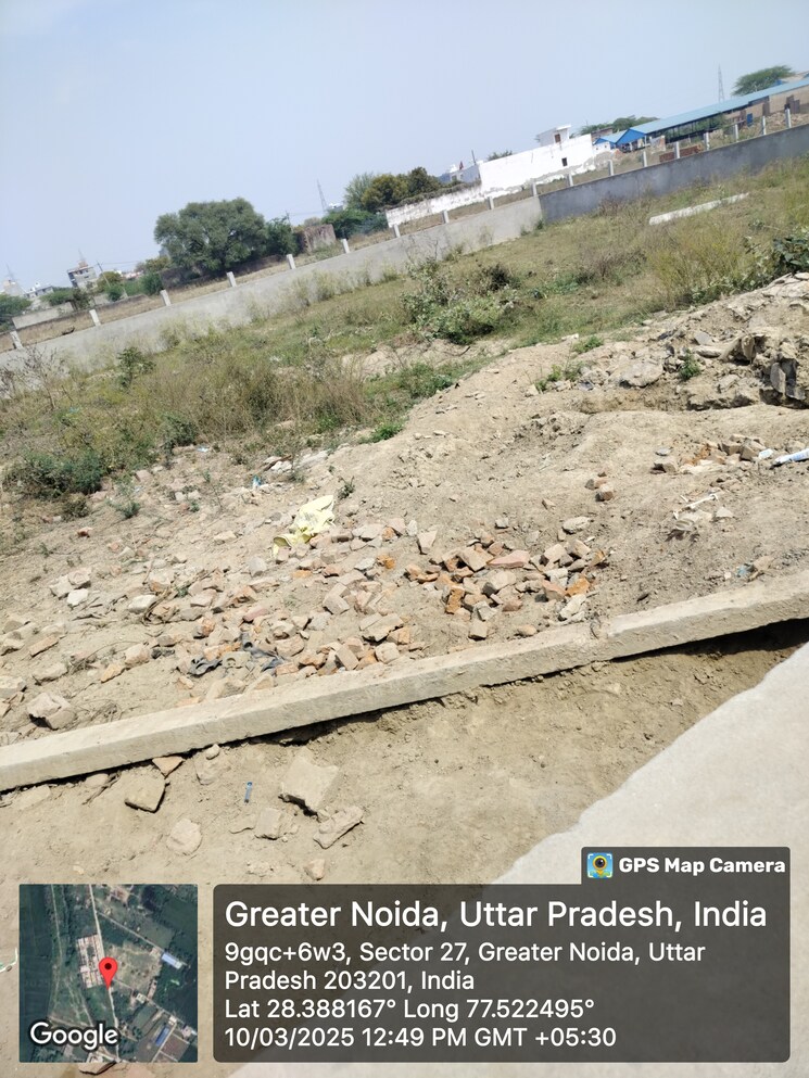 Garden, sector 27 yamuna expressway  300 Sq.Yd. Plot In Sector 27 Yamuna Expressway Greater Noida 8480486