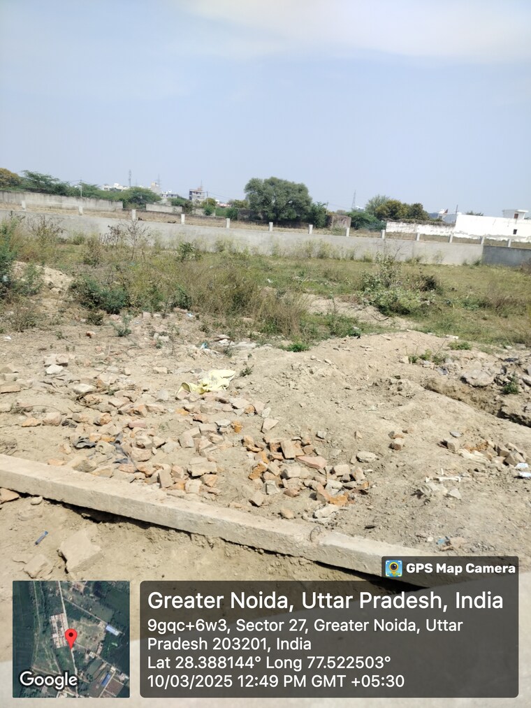 Garden, sector 27 yamuna expressway  300 Sq.Yd. Plot In Sector 27 Yamuna Expressway Greater Noida 8480486